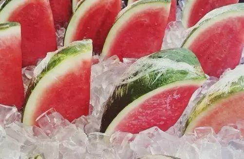 吃瓜群众肚子痛