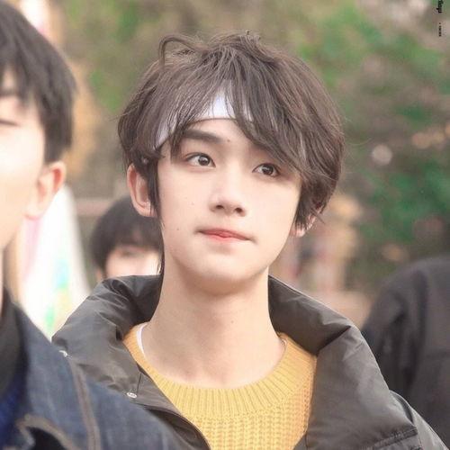 吃瓜群众说丁程鑫库里